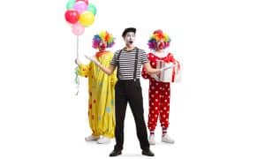 Des clowns en hospitalisation à domicile pédiatrique : joie et rire pour tous à la maison